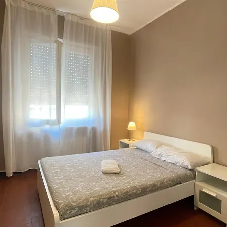 דירה Main Square - Spacious 4br - Wifi & Elevator - Alway Open *