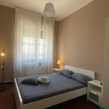 Main Square - Spacious 4br - Wifi & Elevator - Alway Open *