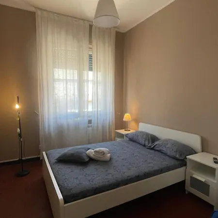 Main Square - Spacious 4br - Wifi & Elevator - Alway Open דירה