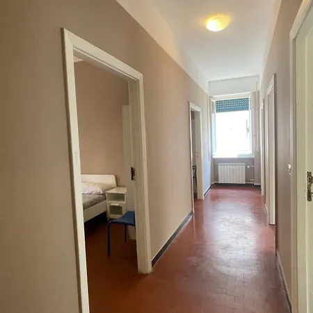 Main Square - Spacious 4br - Wifi & Elevator - Alway Open