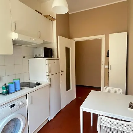 Main Square - Spacious 4br - Wifi & Elevator - Alway Open * ג'נובה