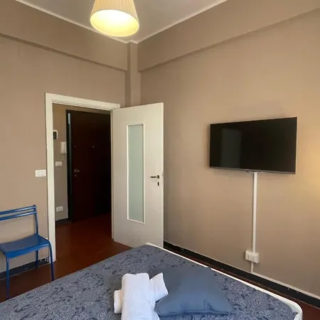Main Square - Spacious 4br - Wifi & Elevator - Alway Open
