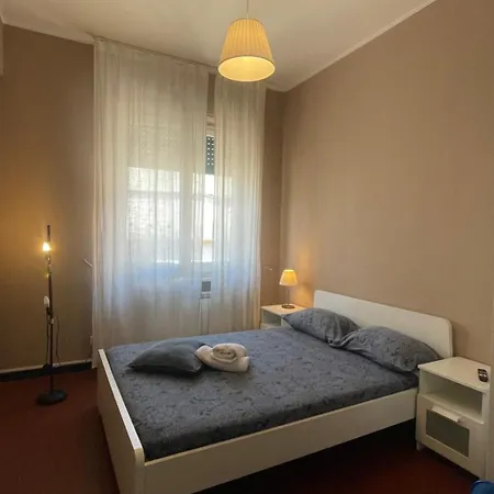 דירה Main Square - Spacious 4br - Wifi & Elevator - Alway Open ג'נובה
