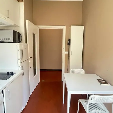 דירה Main Square - Spacious 4br - Wifi & Elevator - Alway Open ג'נובה